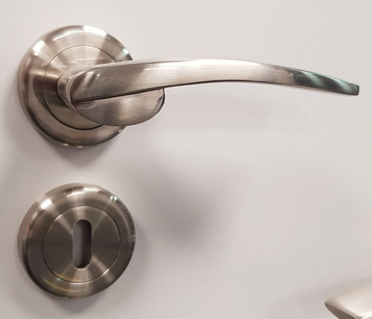 Sonnato Monza Satin Chrome Lever On Rose C/W Escutcheon - Woodworkers.ie -