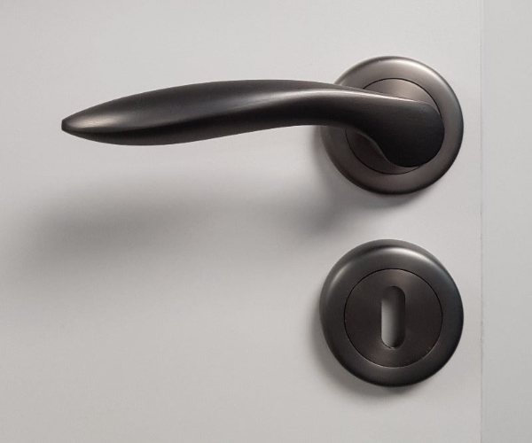 Sonnato Pieta Matt Black Nickle  Lever On Rose C/W Escutcheon - Woodworkers.ie -