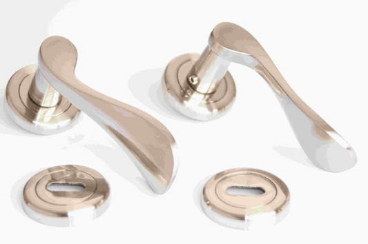 Sonnato Siena Satin Chrome Lever On Rose C/W Escutcheon - Woodworkers.ie -