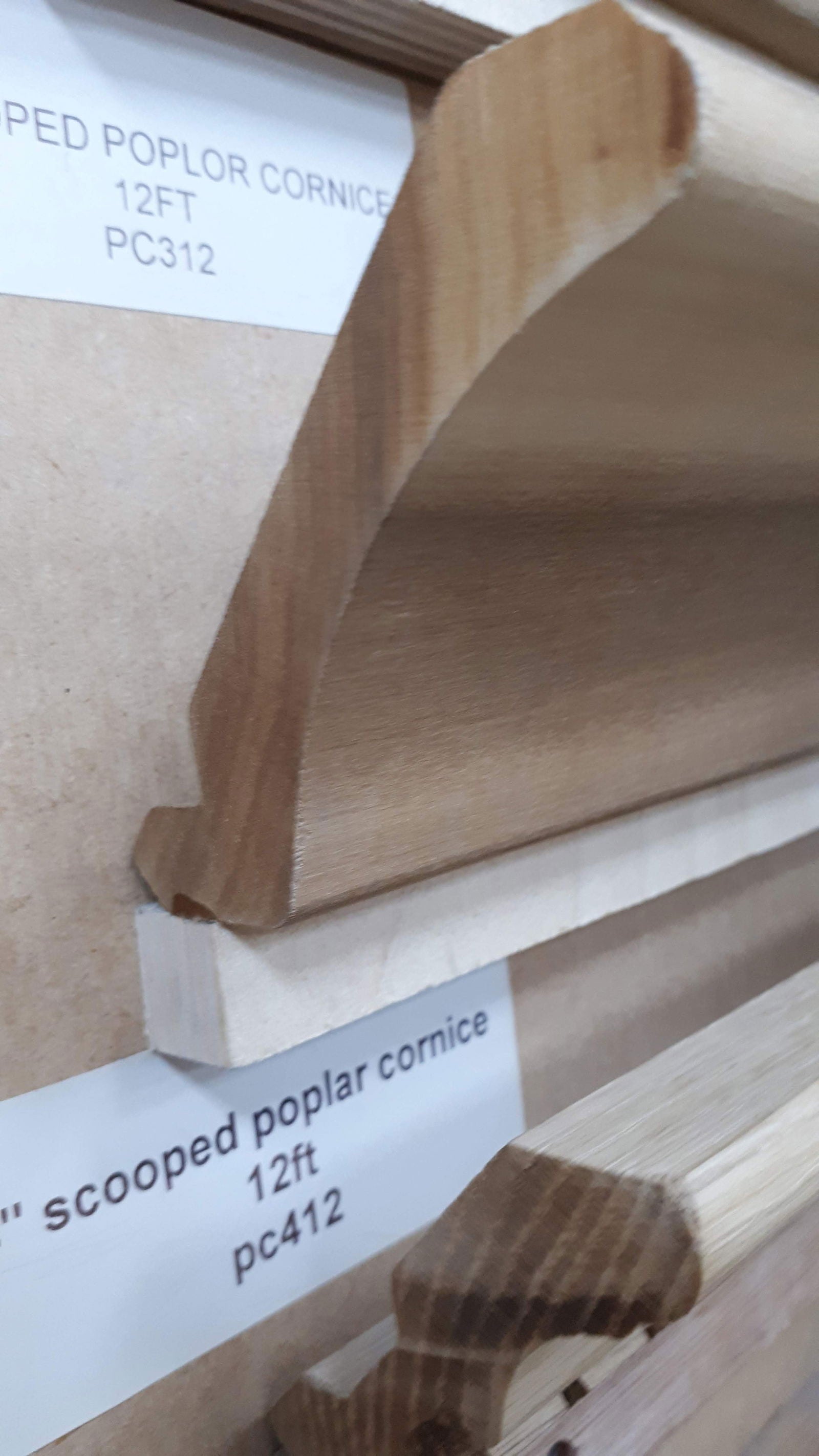 4" POPLAR SCOOPED CORNICE 12FT (BANTRY)