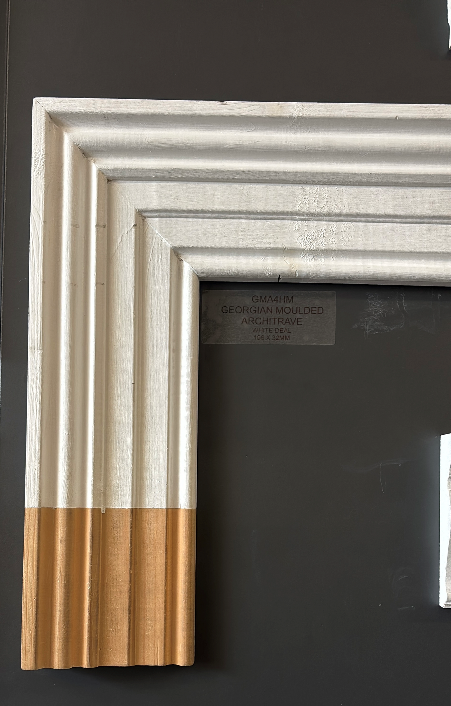 GEO.MOULDED ARCHITRAVE 4 1/2" / PER   5.1MT (108 x 32)