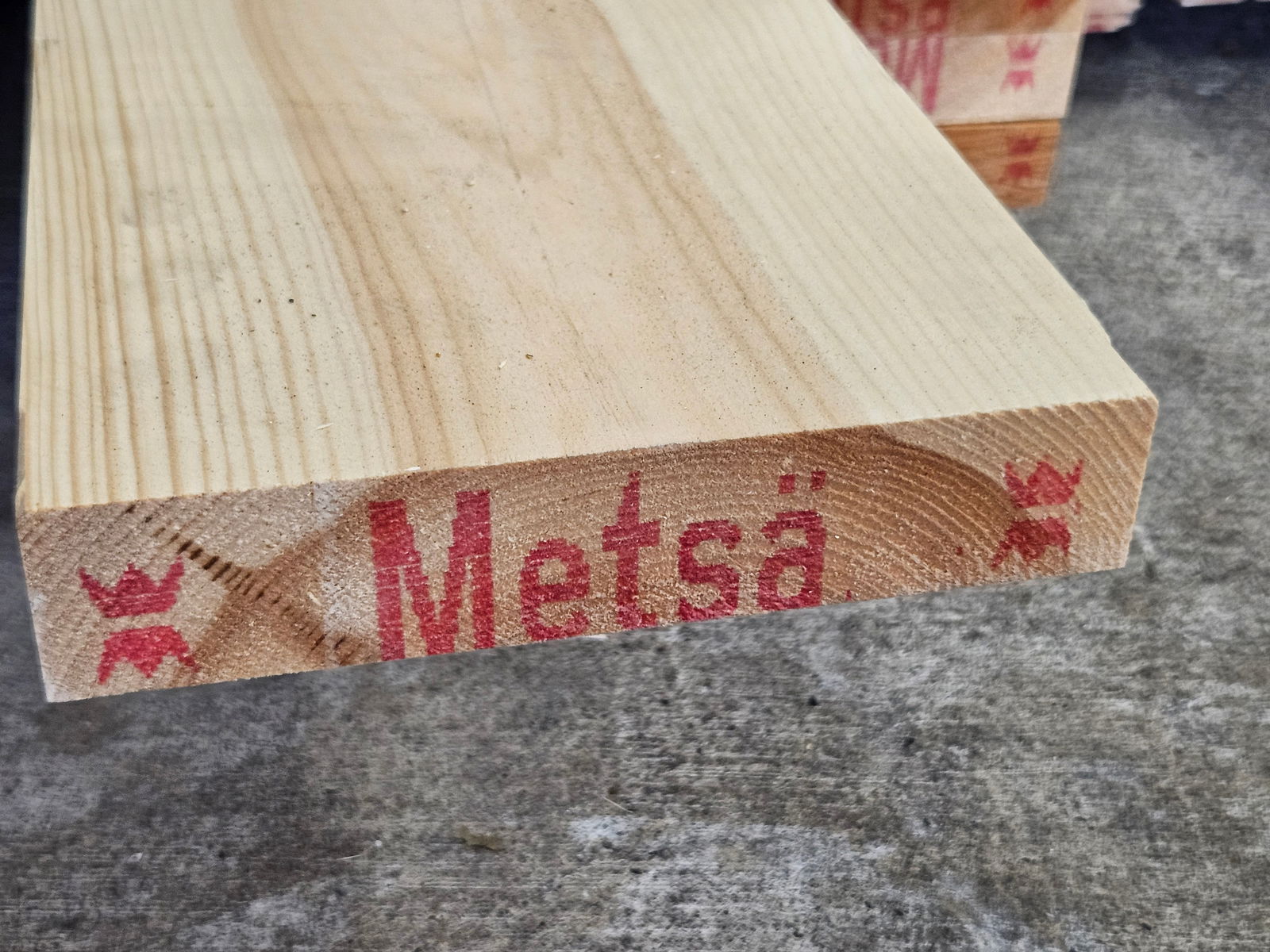 RED DEAL PAO 9 X 2 (219 X 44) PER 4.8MT LENGTH