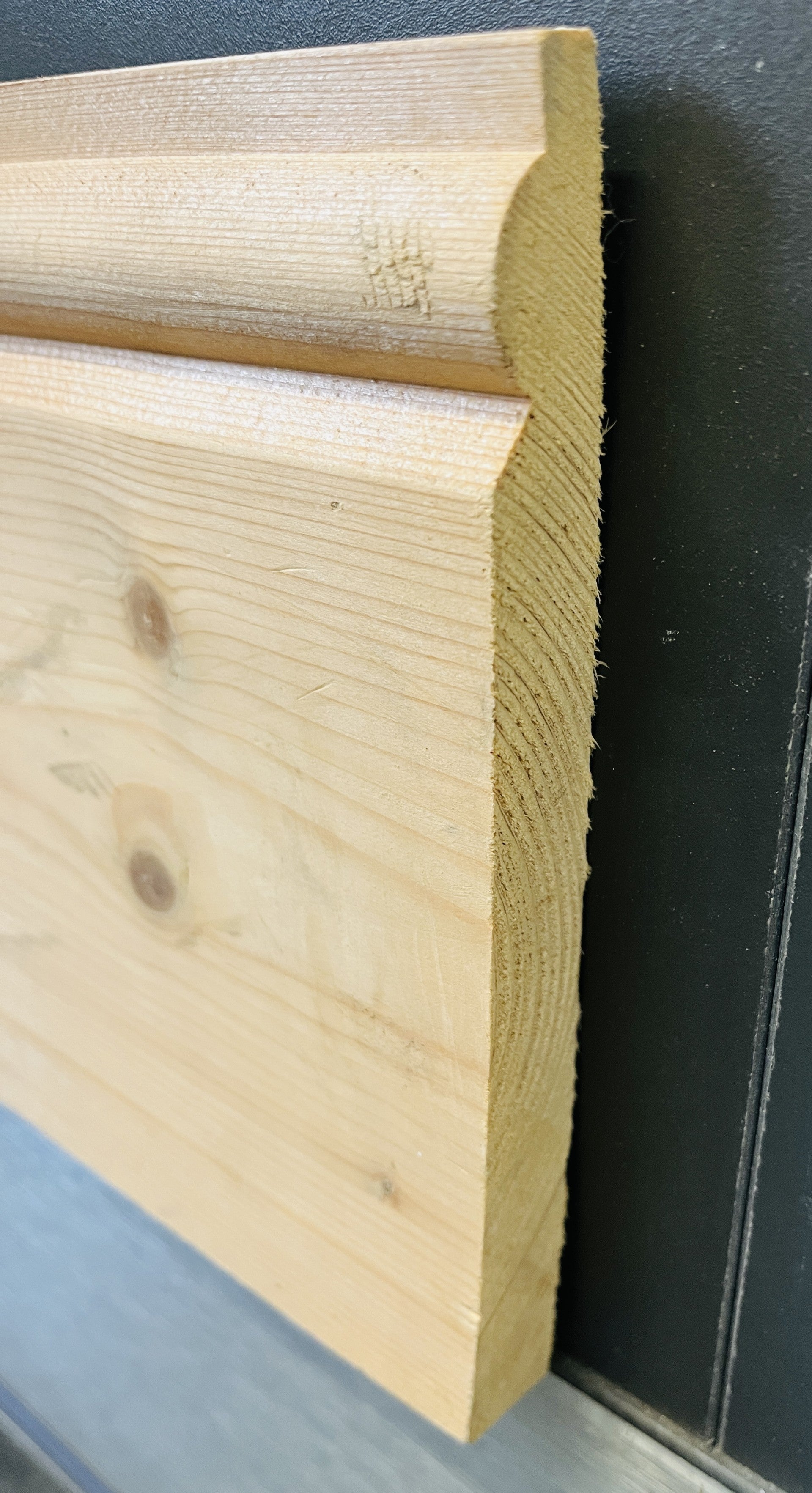 WHITE DEAL7 TORUS SKIRTING 169X19 PER 3.9MT