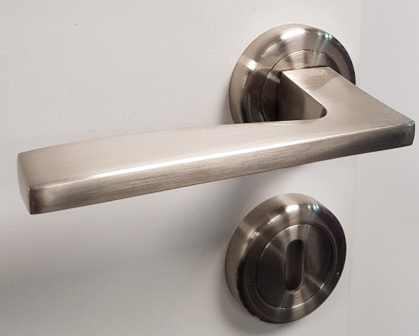 Sonnato Genoa Satin Chrome Lever On Rose C/W Escutcheon - Woodworkers.ie - 