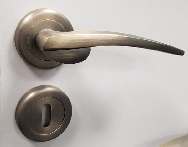 Sonnato Monza Matt Anodised Bronze Lever on Rose C/W Escutcheon