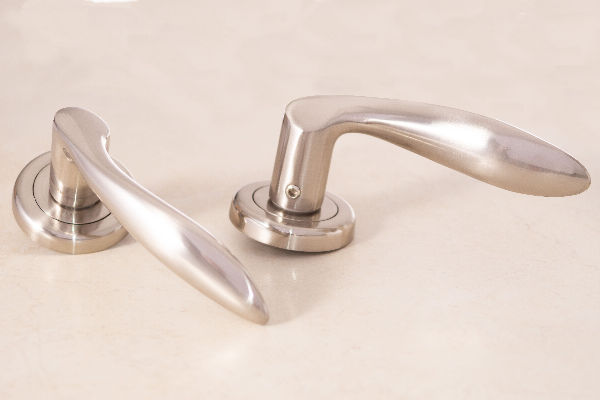 Sonnato Pieta Satin Chrome Lever On Rose C/W Lock & Wc Bathroom Turn - Woodworkers.ie - 