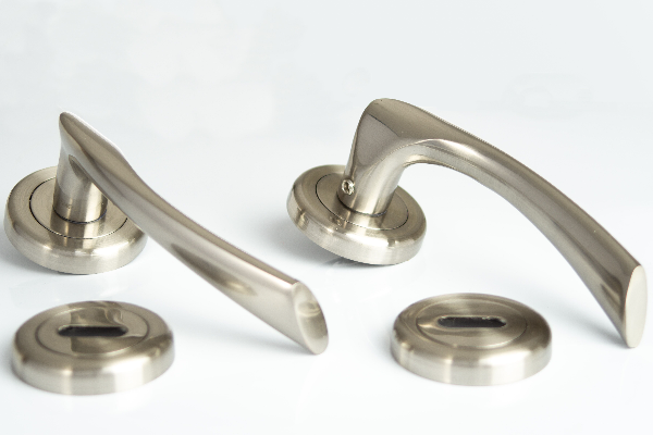 Sonnato Trevi Sc Lever On Rose C/W Escutcheon - Woodworkers.ie - 